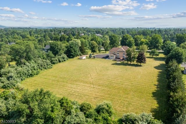 9 Van Fleet Rd, Readington Twp., NJ 08853