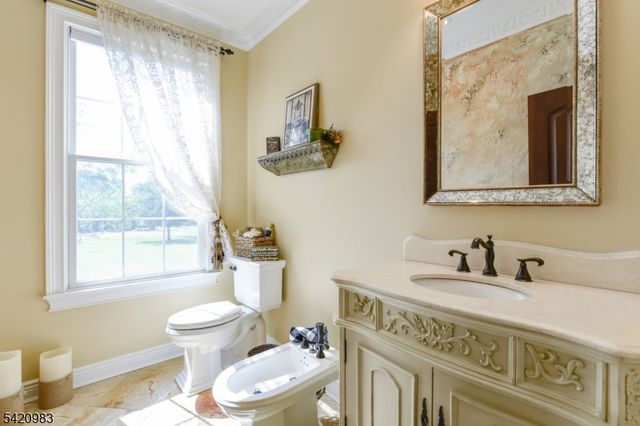 9 Van Fleet Rd, Readington Twp., NJ 08853