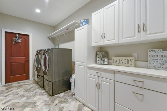 9 Van Fleet Rd, Readington Twp., NJ 08853