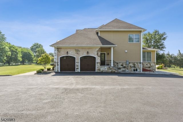 9 Van Fleet Rd, Readington Twp., NJ 08853