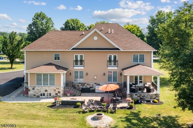 9 Van Fleet Rd, Readington Twp., NJ 08853