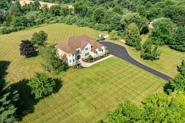 9 Van Fleet Rd, Readington Twp., NJ 08853