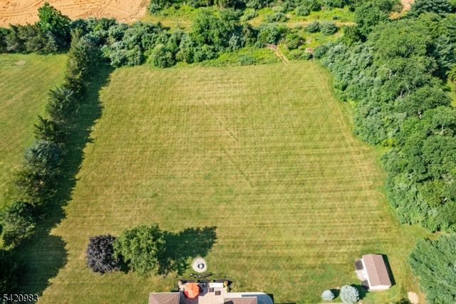 9 Van Fleet Rd, Readington Twp., NJ 08853