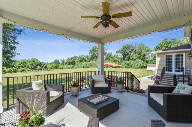 9 Van Fleet Rd, Readington Twp., NJ 08853