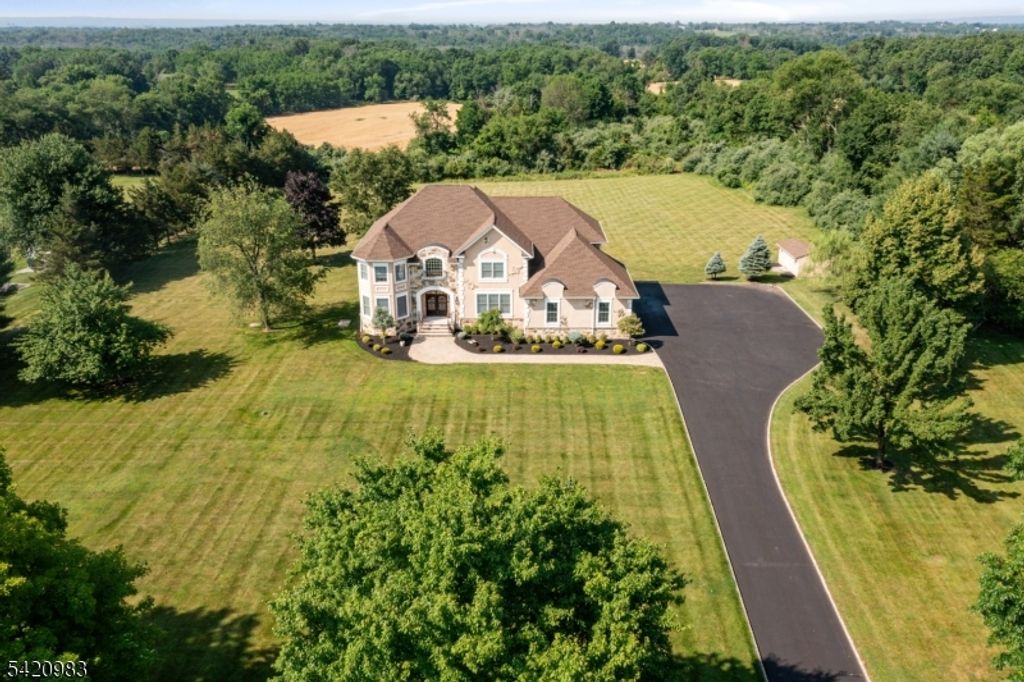 9 Van Fleet Rd, Readington Twp., NJ 08853