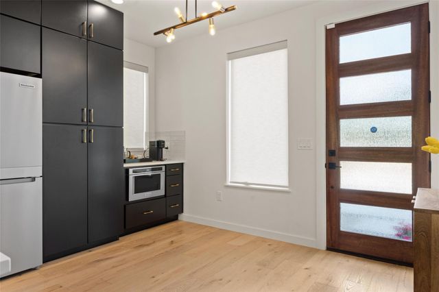 4404 Mount Vernon DR B, Austin, TX 78745