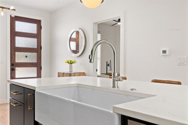 4404 Mount Vernon DR B, Austin, TX 78745
