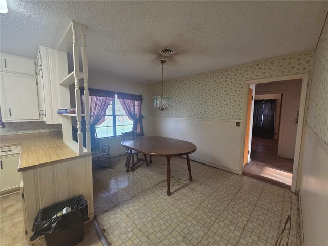 1216 Merchant Street, El Campo, TX 77437