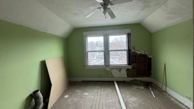 214 KNEPPER Street, Council Bluffs, IA 51503