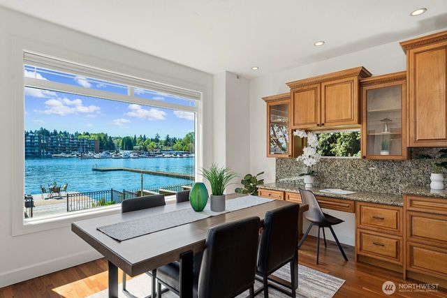 8696 Island Drive S, Seattle, WA 98118