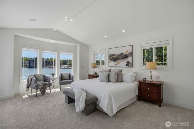 8696 Island Drive S, Seattle, WA 98118