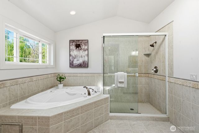 8696 Island Drive S, Seattle, WA 98118