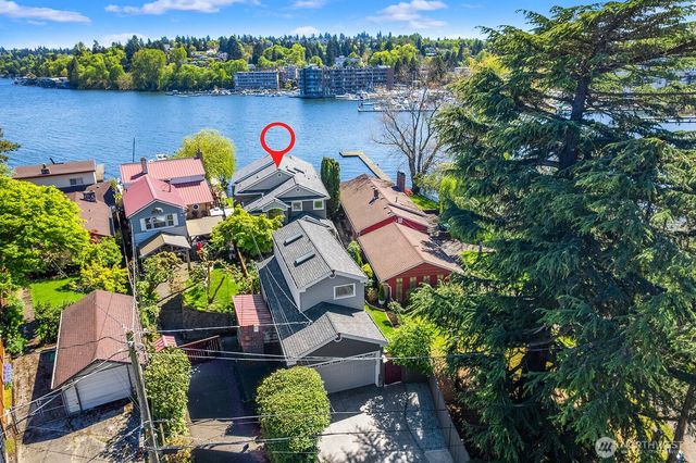 8696 Island Drive S, Seattle, WA 98118