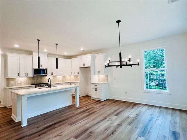 6312 Woodstock Rd, Acworth, GA 30102