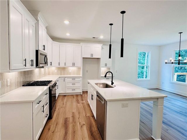 6312 Woodstock Rd, Acworth, GA 30102
