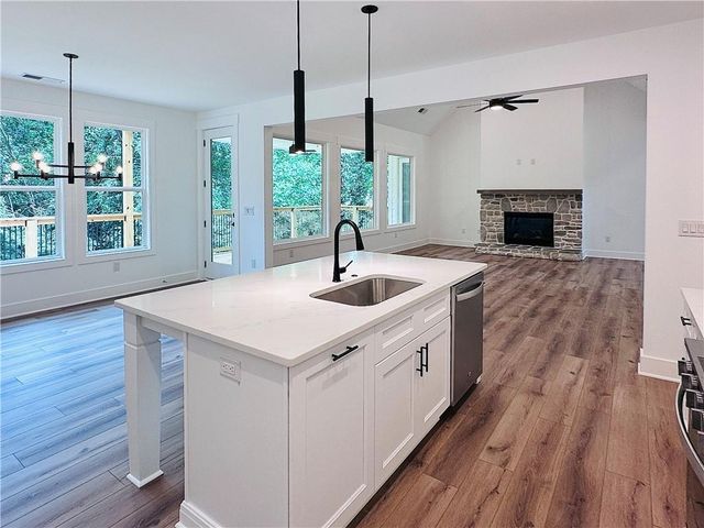 6312 Woodstock Rd, Acworth, GA 30102