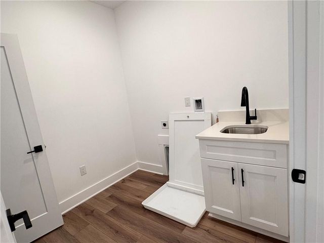 6312 Woodstock Rd, Acworth, GA 30102