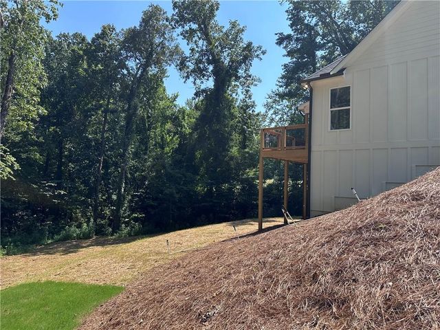 6312 Woodstock Rd, Acworth, GA 30102
