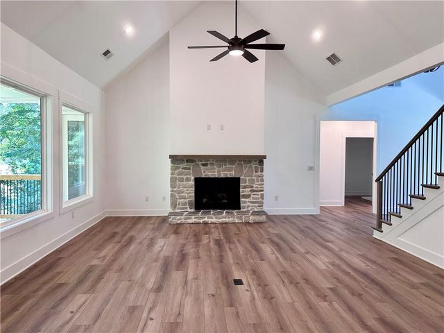6312 Woodstock Rd, Acworth, GA 30102