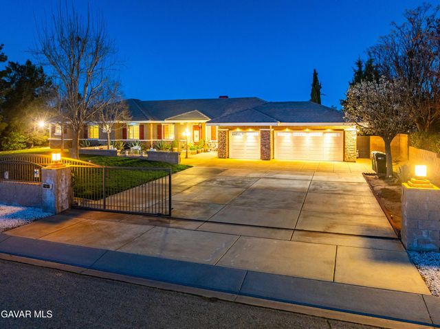 42156 Desert Sage Avenue, Lancaster, CA 93536