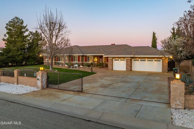 42156 Desert Sage Avenue, Lancaster, CA 93536