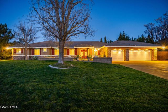 42156 Desert Sage Avenue, Lancaster, CA 93536