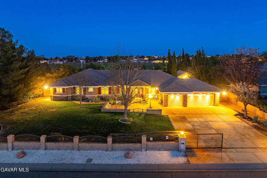 42156 Desert Sage Avenue, Lancaster, CA 93536