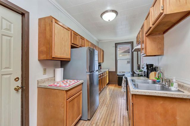 514 W IRVING AVENUE, Oshkosh, WI 54901