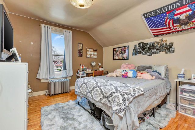 514 W IRVING AVENUE, Oshkosh, WI 54901