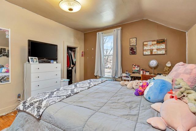 514 W IRVING AVENUE, Oshkosh, WI 54901