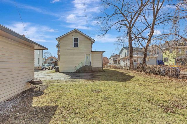 514 W IRVING AVENUE, Oshkosh, WI 54901