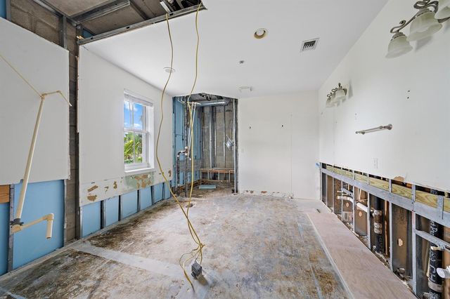 3920 N Flagler Drive 301, West Palm Beach, FL 33407