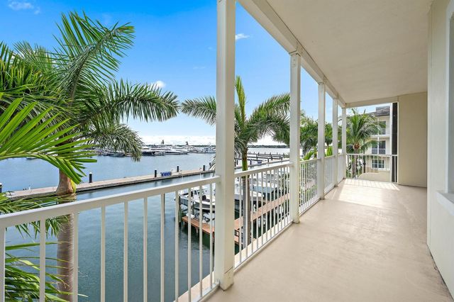 3920 N Flagler Drive 301, West Palm Beach, FL 33407