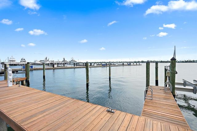 3920 N Flagler Drive 301, West Palm Beach, FL 33407