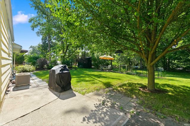 927 Louisedale Drive, Fort Wayne, IN 46808
