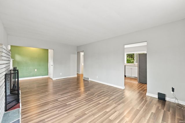 927 Louisedale Drive, Fort Wayne, IN 46808