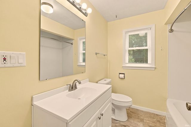 927 Louisedale Drive, Fort Wayne, IN 46808