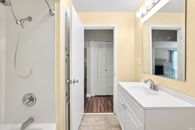 927 Louisedale Drive, Fort Wayne, IN 46808