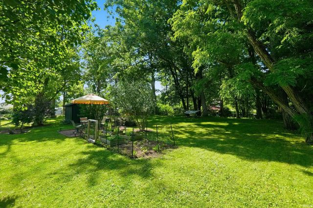 927 Louisedale Drive, Fort Wayne, IN 46808