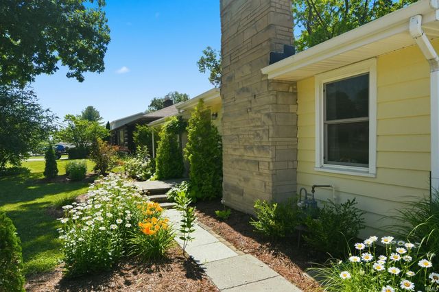 927 Louisedale Drive, Fort Wayne, IN 46808