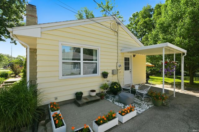 927 Louisedale Drive, Fort Wayne, IN 46808