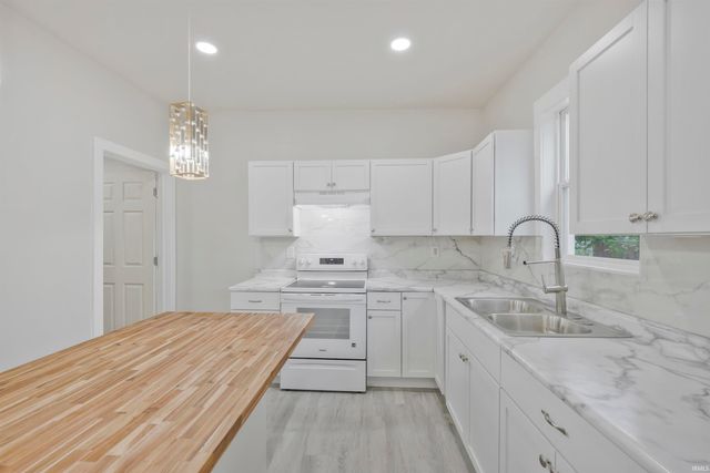 440 S Bedford Avenue, Evansville, IN 47713
