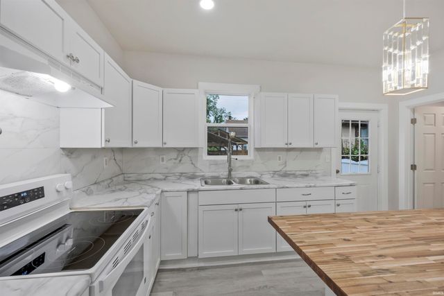 440 S Bedford Avenue, Evansville, IN 47713