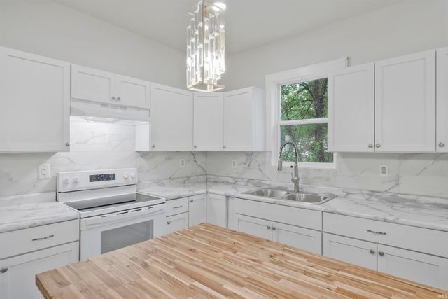 440 S Bedford Avenue, Evansville, IN 47713