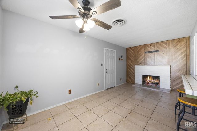 6712 Cedarcrest Avenue, Bakersfield, CA 93308