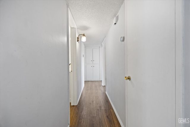 6712 Cedarcrest Avenue, Bakersfield, CA 93308