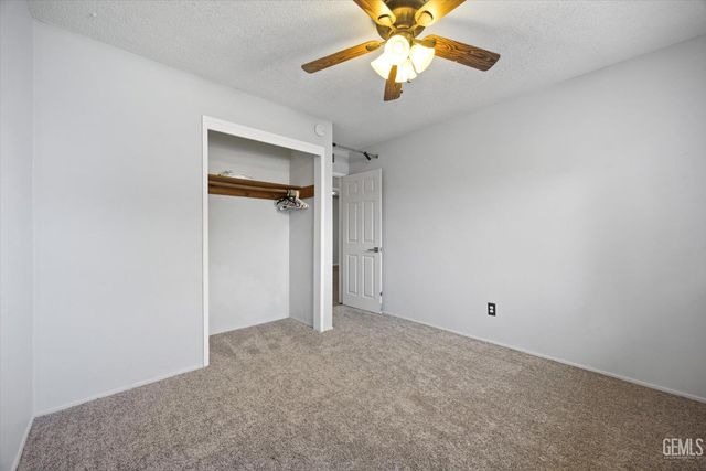 6712 Cedarcrest Avenue, Bakersfield, CA 93308