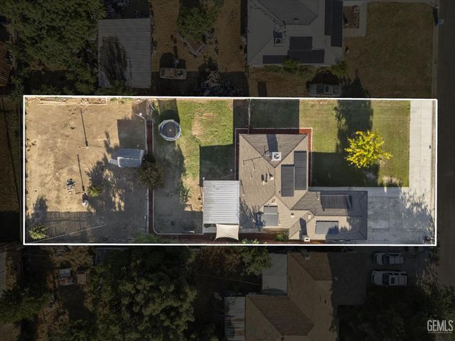 6712 Cedarcrest Avenue, Bakersfield, CA 93308