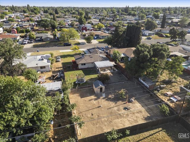 6712 Cedarcrest Avenue, Bakersfield, CA 93308