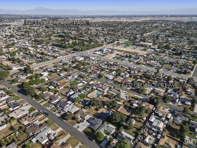 6712 Cedarcrest Avenue, Bakersfield, CA 93308